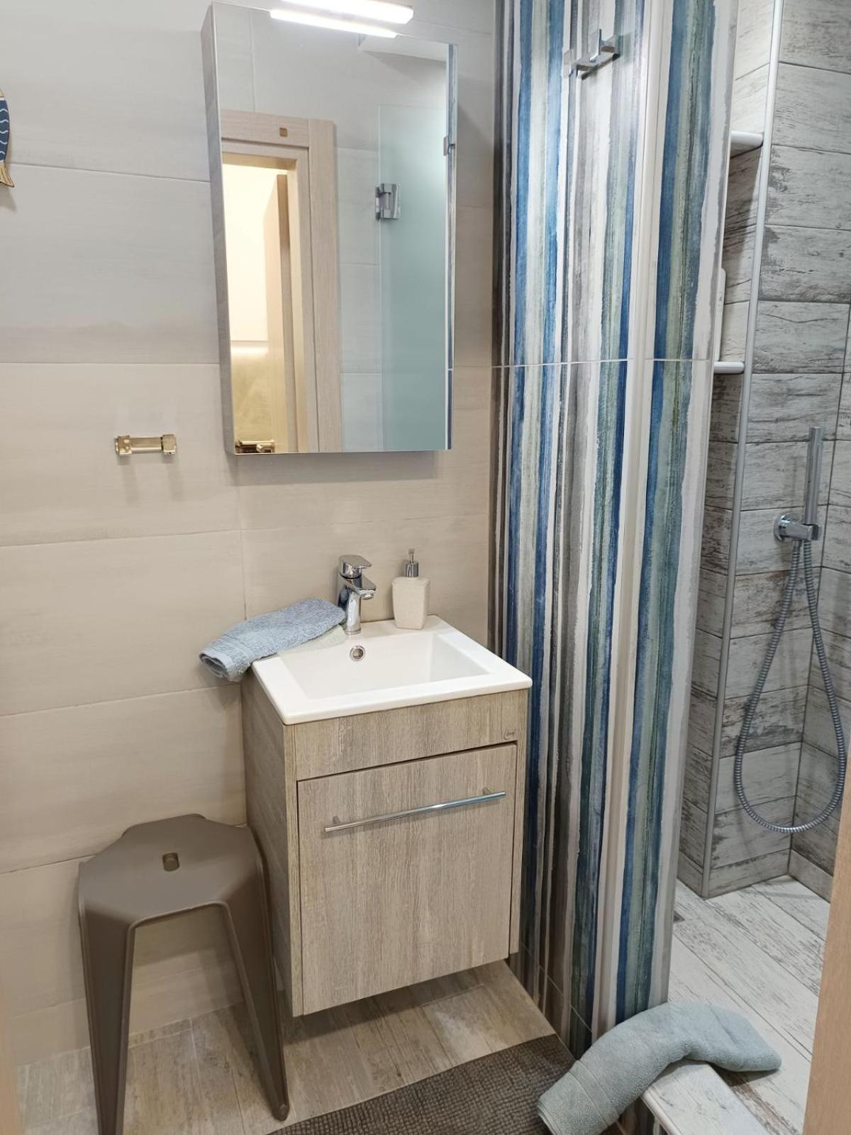Island Mood Apartment